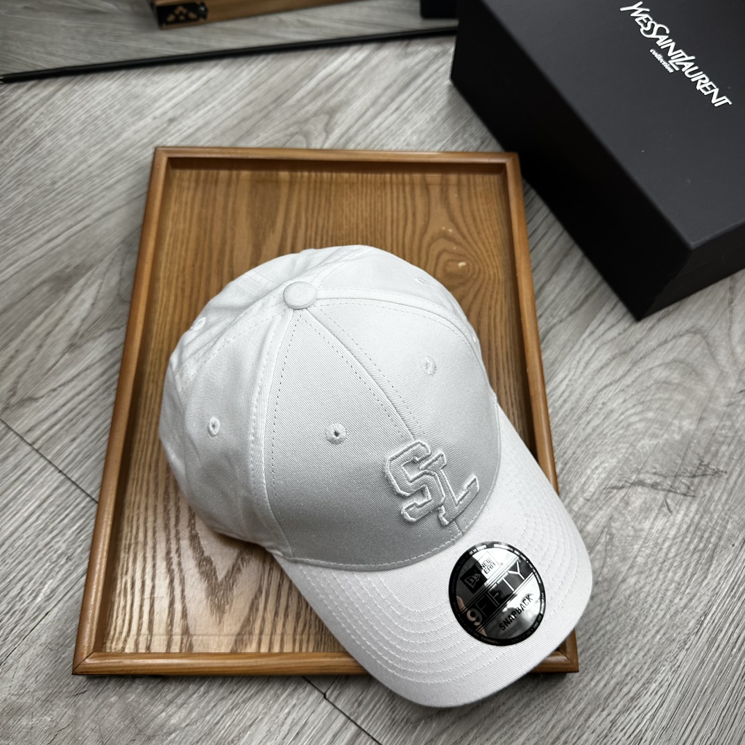 。YSL。YSL & Ny 联名款。【配防尘袋】细节决定品质！材质：纯棉！透气性好！春天挡风，夏天防晒必