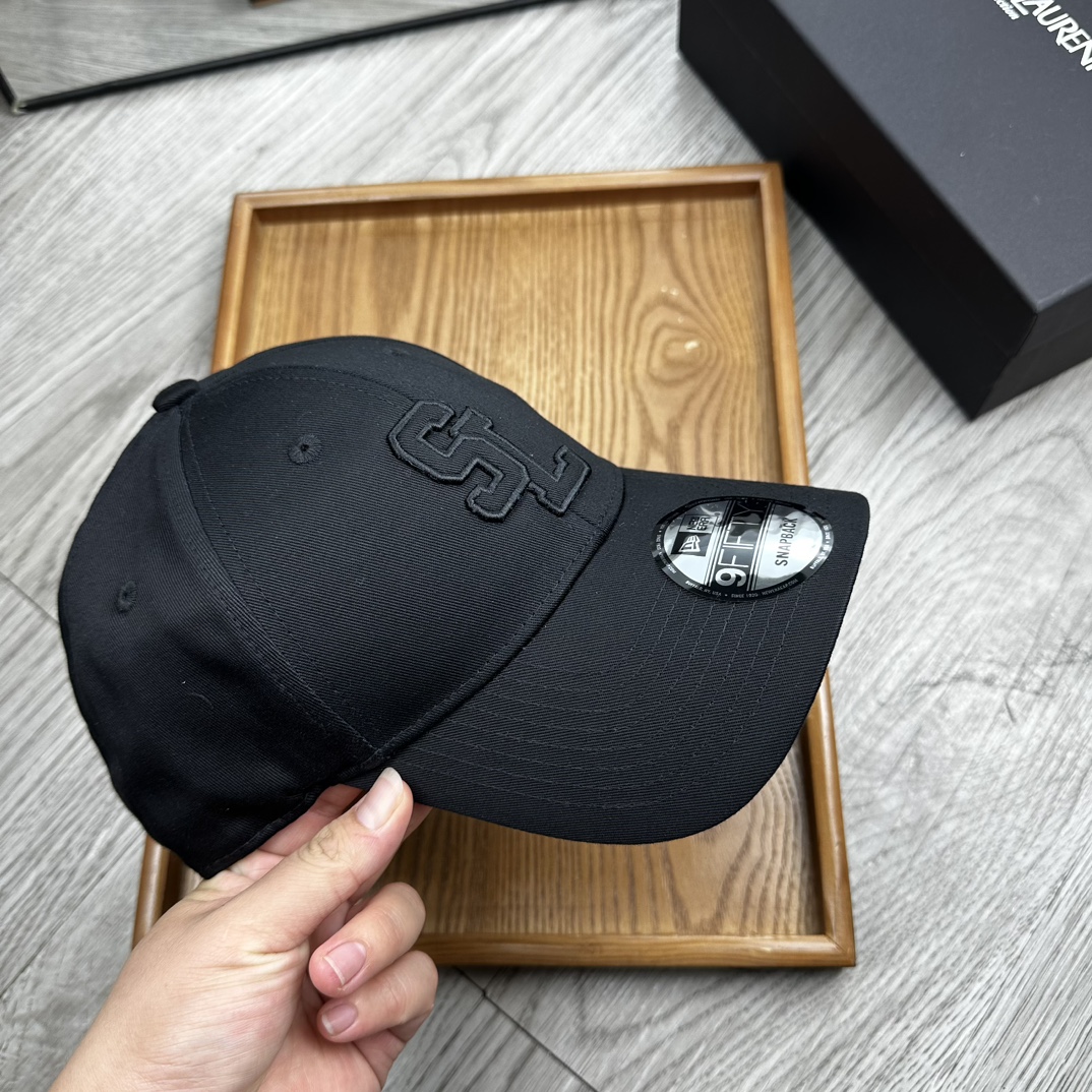 。YSL。YSL & Ny 联名款。【配防尘袋】细节决定品质！材质：纯棉！透气性好！春天挡风，夏天防晒必