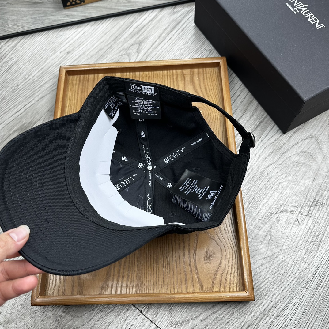 。YSL。YSL & Ny 联名款。【配防尘袋】细节决定品质！材质：纯棉！透气性好！春天挡风，夏天防晒必