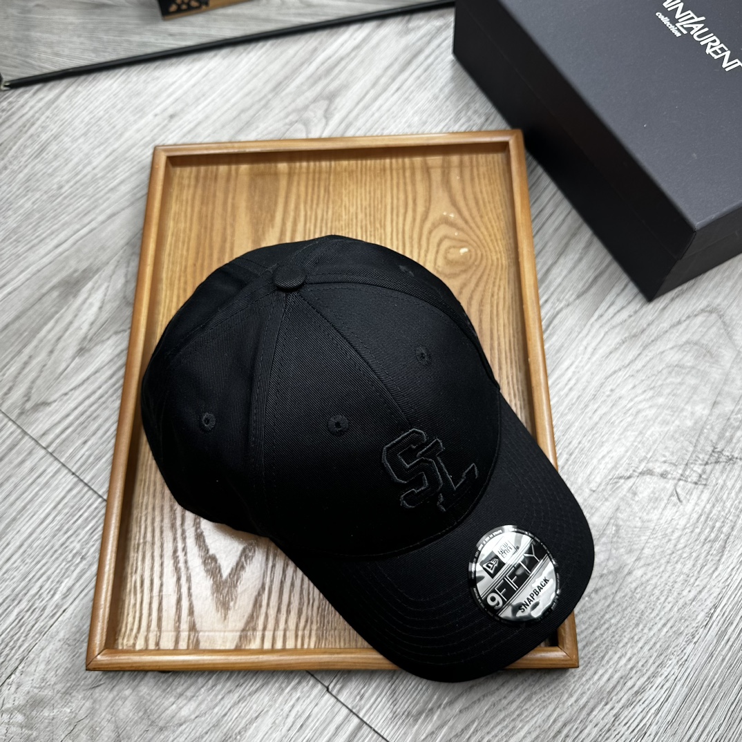 。YSL。YSL & Ny 联名款。【配防尘袋】细节决定品质！材质：纯棉！透气性好！春天挡风，夏天防晒必