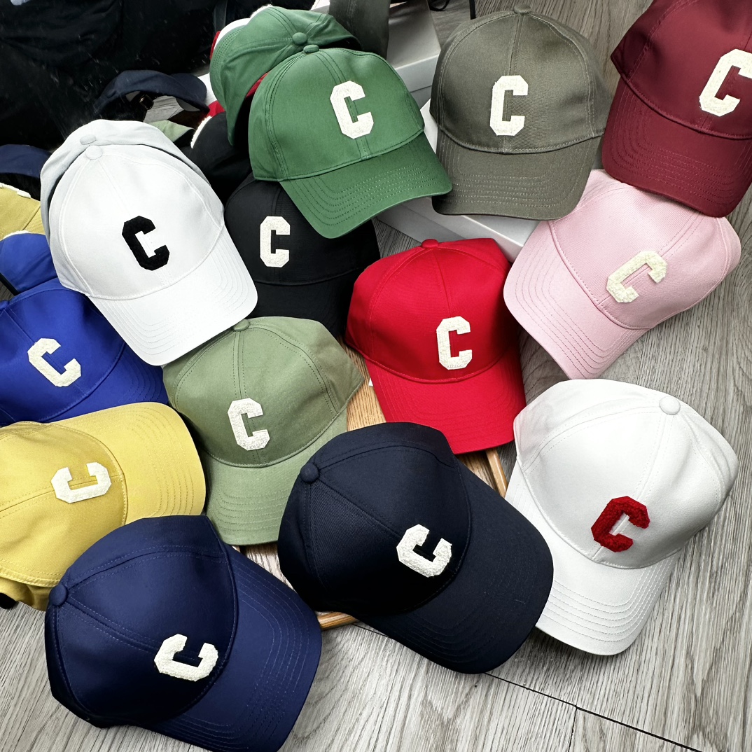 NO:225412,Special offer.Celin. Original 1:1 large C-mark baseball cap. [with dust bag] Details determine the quality!  Original logo inside the original version!  Original embossed hardware adjustment buckle!  Welcome to compare quality and PK!  Pure cotton material!  Good breathability!  A must-have item for sun protection in spring!  Atmospheric color!  The style is novel and unique and easy to match with clothes!  Strong practicality and high-end quality!  It’s a good match~ It’s really good to watch!  !  Just wear it casually, it is absolutely magical, age-reducing and fashionable. Hats, straw hats, fisherman hats, baseball hats, knit hats, hats, celine, espadrilles, hats19860909特价 .赛琳.原版1:1大C标鸭舌帽.【配防尘袋】细节决定品质！原版内里原版标！原版压花五金调节扣！欢迎对比品质PK！材质纯棉！透气性好！春天挡风,夏天防晒必备单品！颜色大气！款式新颖别致好搭配衣服！实用性强,高端品质！随心搭配～真的敲好看！！随便一戴,妥妥的街拍神奇,减龄又时尚.帽子草帽渔夫帽棒球帽针织帽,帽子,celine,espadrilles,hats,hat