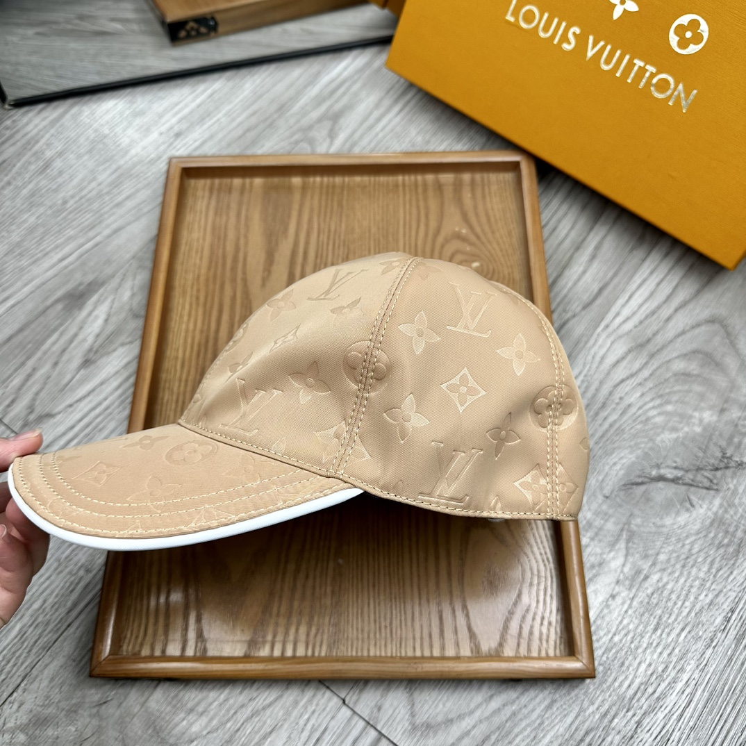 High-End Fashion: Leather Hats and Belts with Unusual Quality and Detail - 图片 7