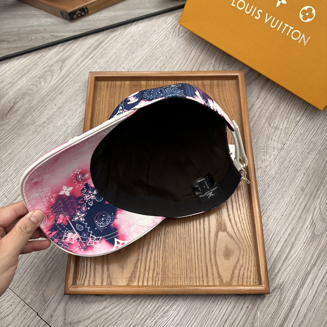 High-End Fashion Hats with Oxford Material and Leather Details - 图片 9