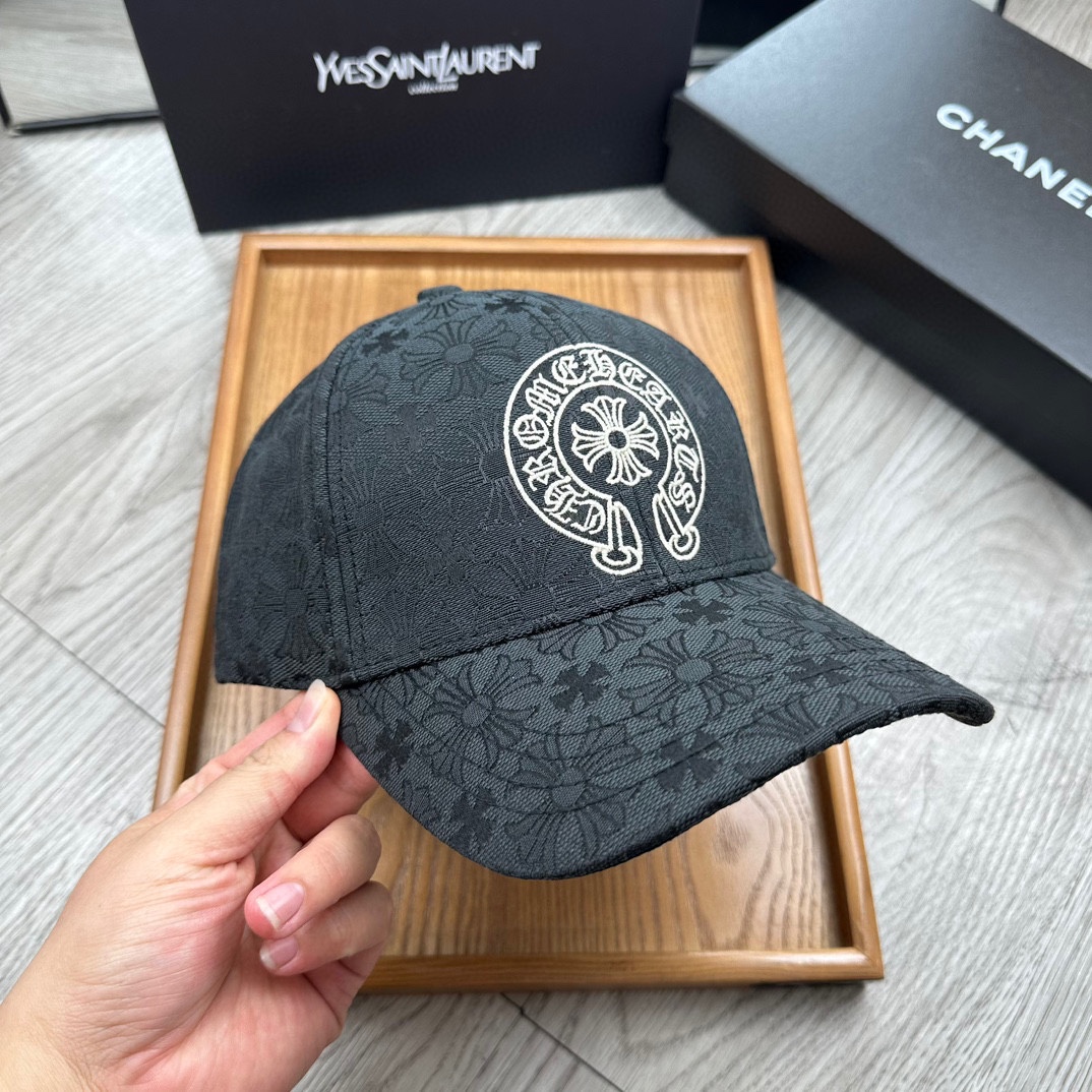克罗心。【配防尘袋】新品棒球帽！材质：纯棉！透气性好！春天挡风，夏天防晒必备单品！颜色大气！款式新颖别致好搭配衣服！实用