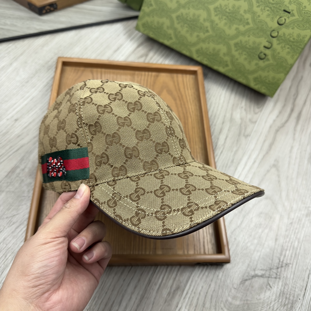 High-End Fashion Hats: Quality Oxford Material, Cow Skin, and Fine Details - 图片 5