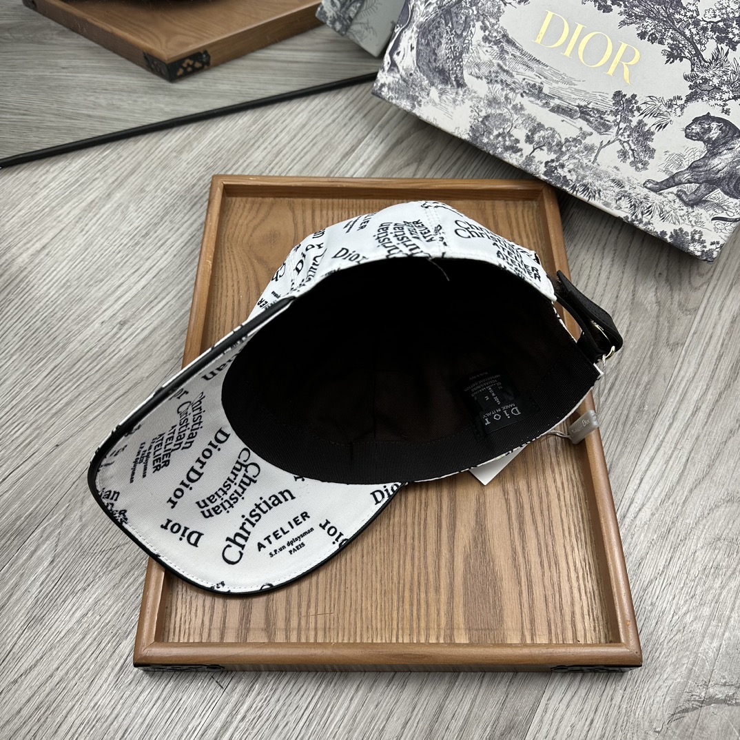 “High-End Fashion Hats: Handcrafted with Oxford Material and Cow Skin” - 图片 8