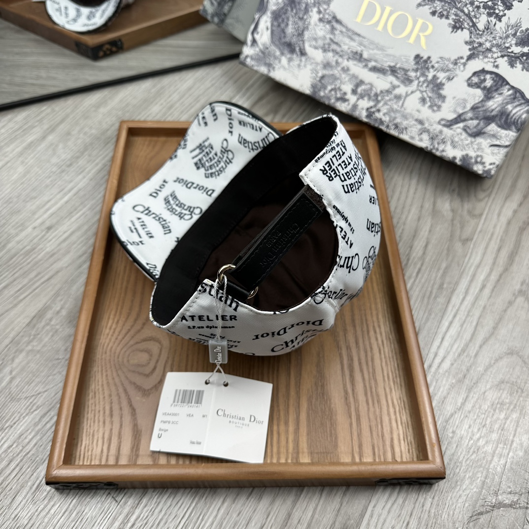 “High-End Fashion Hats: Handcrafted with Oxford Material and Cow Skin” - 图片 9