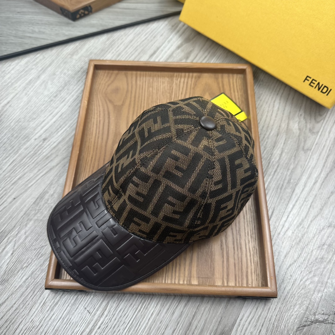 “High-End Fashion: Handcrafted Leather Hats with Oxford Material and Cow Skin” - 图片 3