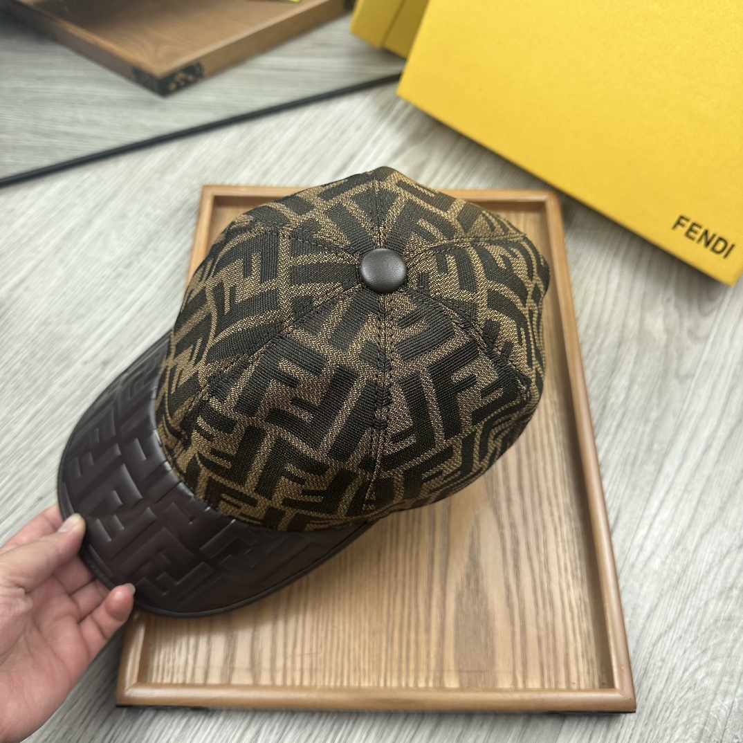 “High-End Fashion: Handcrafted Leather Hats with Oxford Material and Cow Skin” - 图片 7
