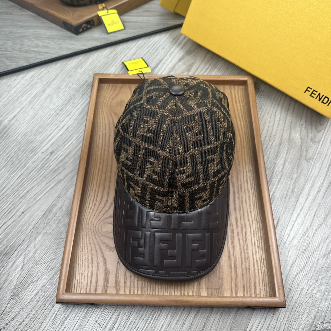 “High-End Fashion: Handcrafted Leather Hats with Oxford Material and Cow Skin” - 图片 2