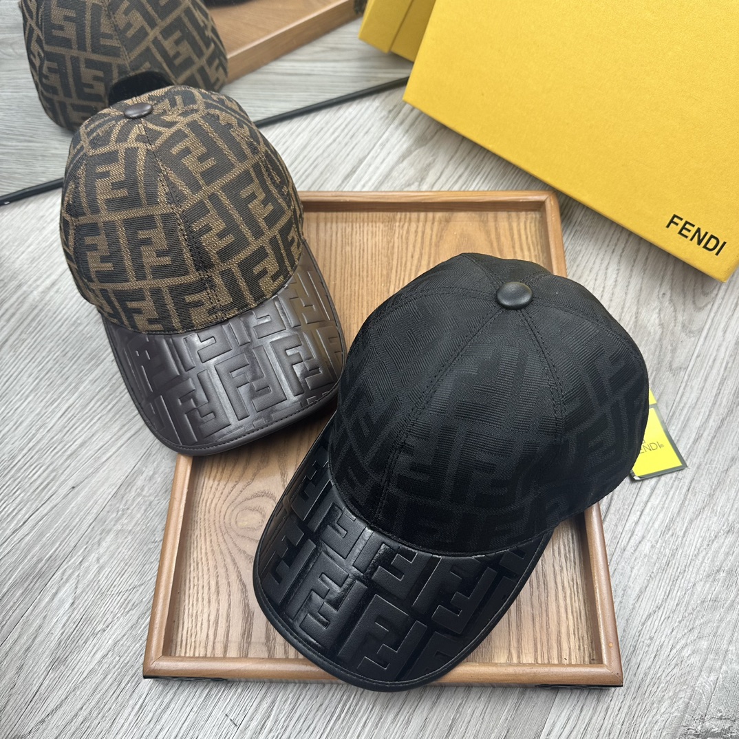 “High-End Fashion: Handcrafted Leather Hats with Oxford Material and Cow Skin” - 图片 1