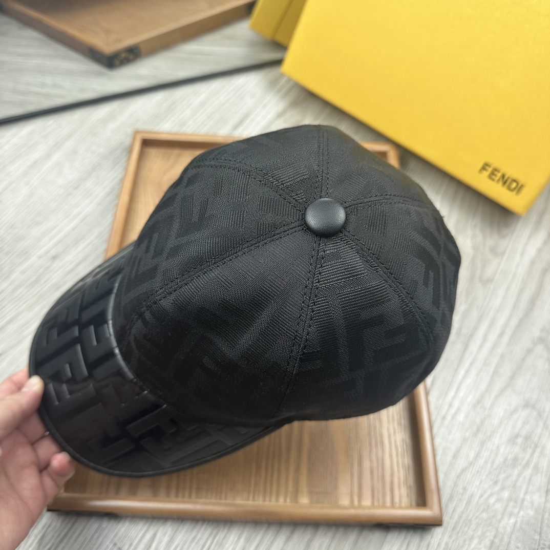High-End Fashion Hats: Quality Oxford Material, Cow Skin, Unique Details. - 图片 8