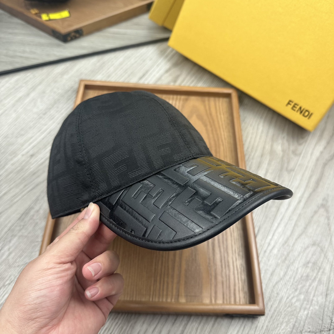 High-End Fashion Hats: Quality Oxford Material, Cow Skin, Unique Details. - 图片 5