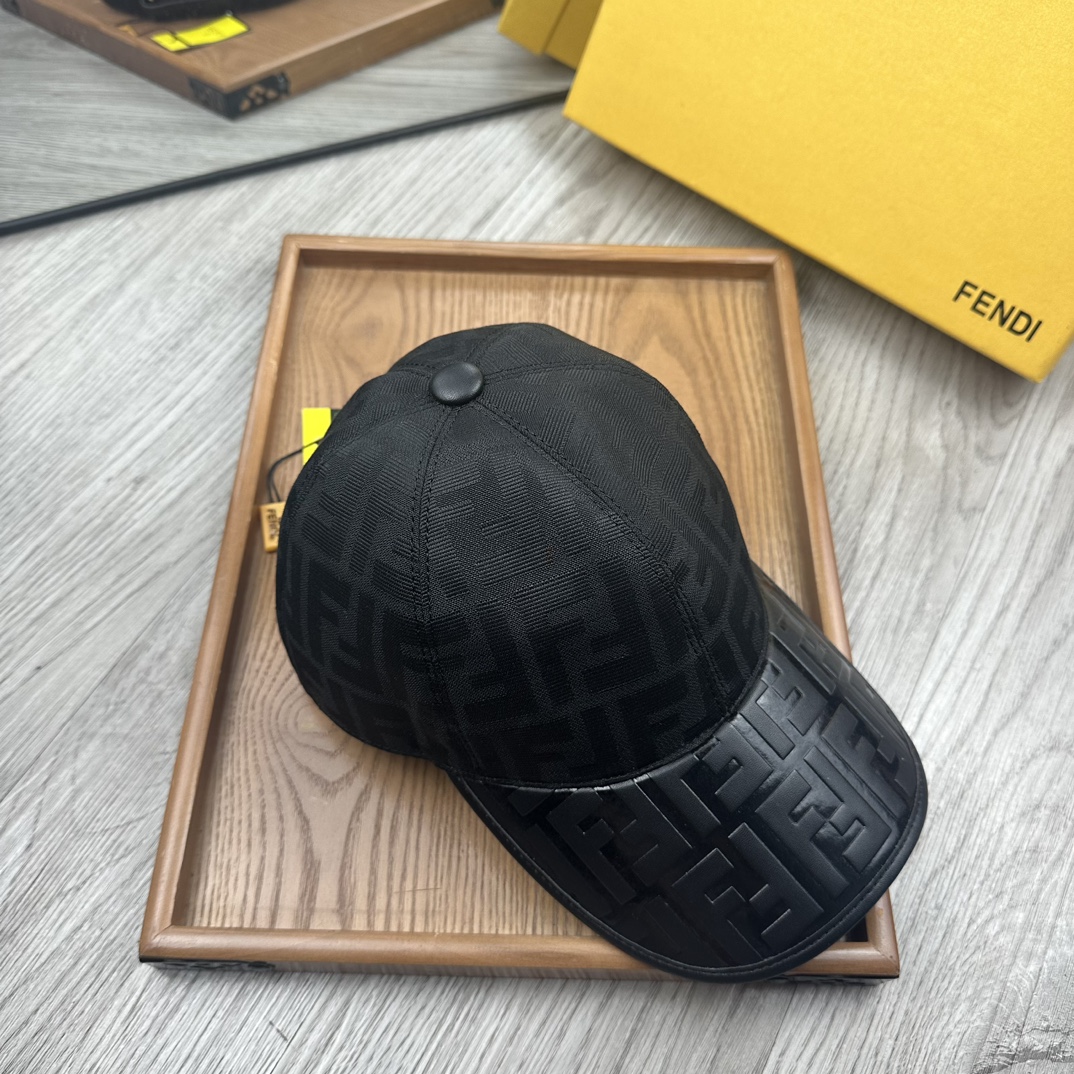 High-End Fashion Hats: Quality Oxford Material, Cow Skin, Unique Details. - 图片 4