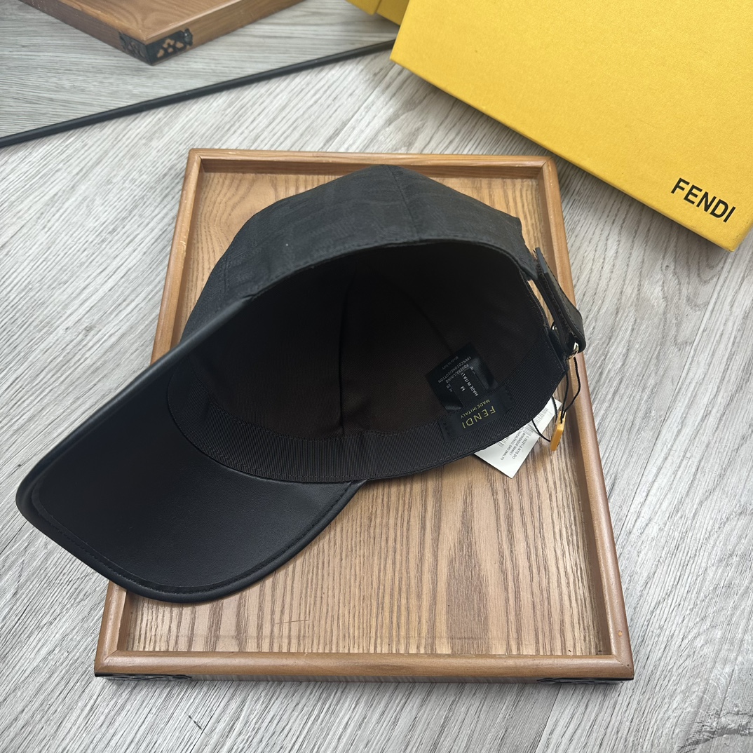 High-End Fashion Hats: Quality Oxford Material, Cow Skin, Unique Details. - 图片 9