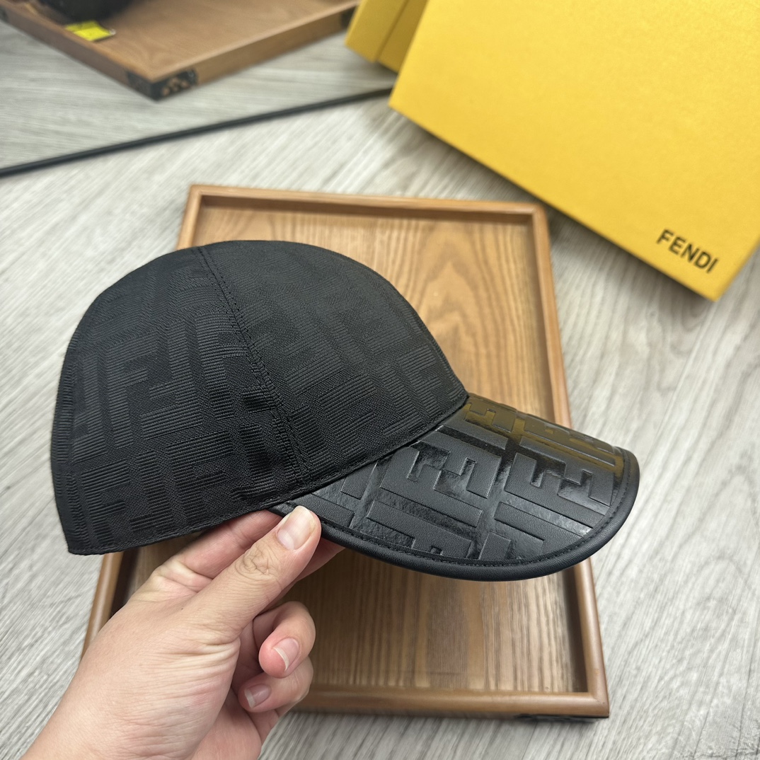 High-End Fashion Hats: Quality Oxford Material, Cow Skin, Unique Details. - 图片 6