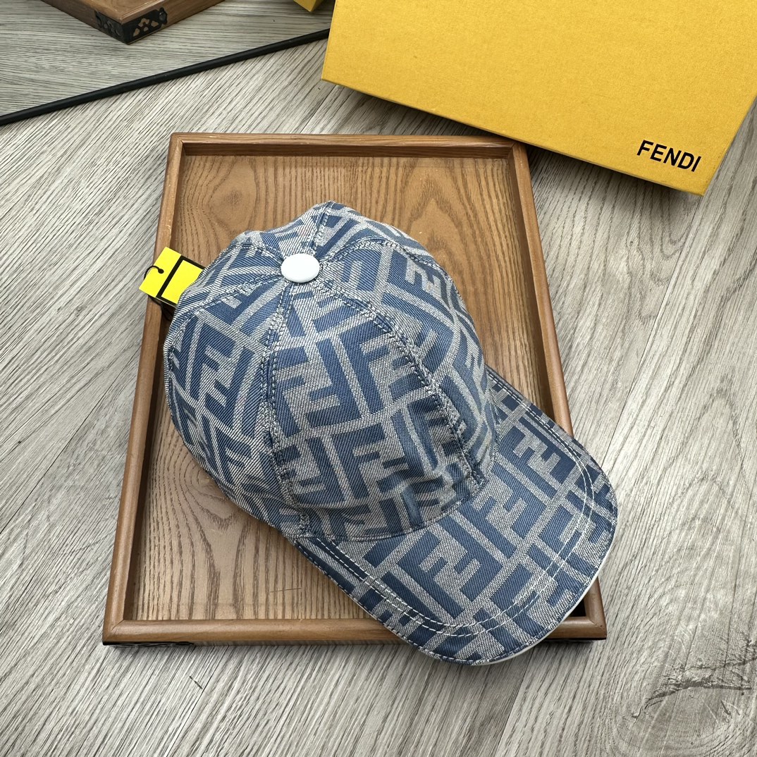 High-End Leather Hats with Oxford Material and Cow Skin Details. - 图片 3