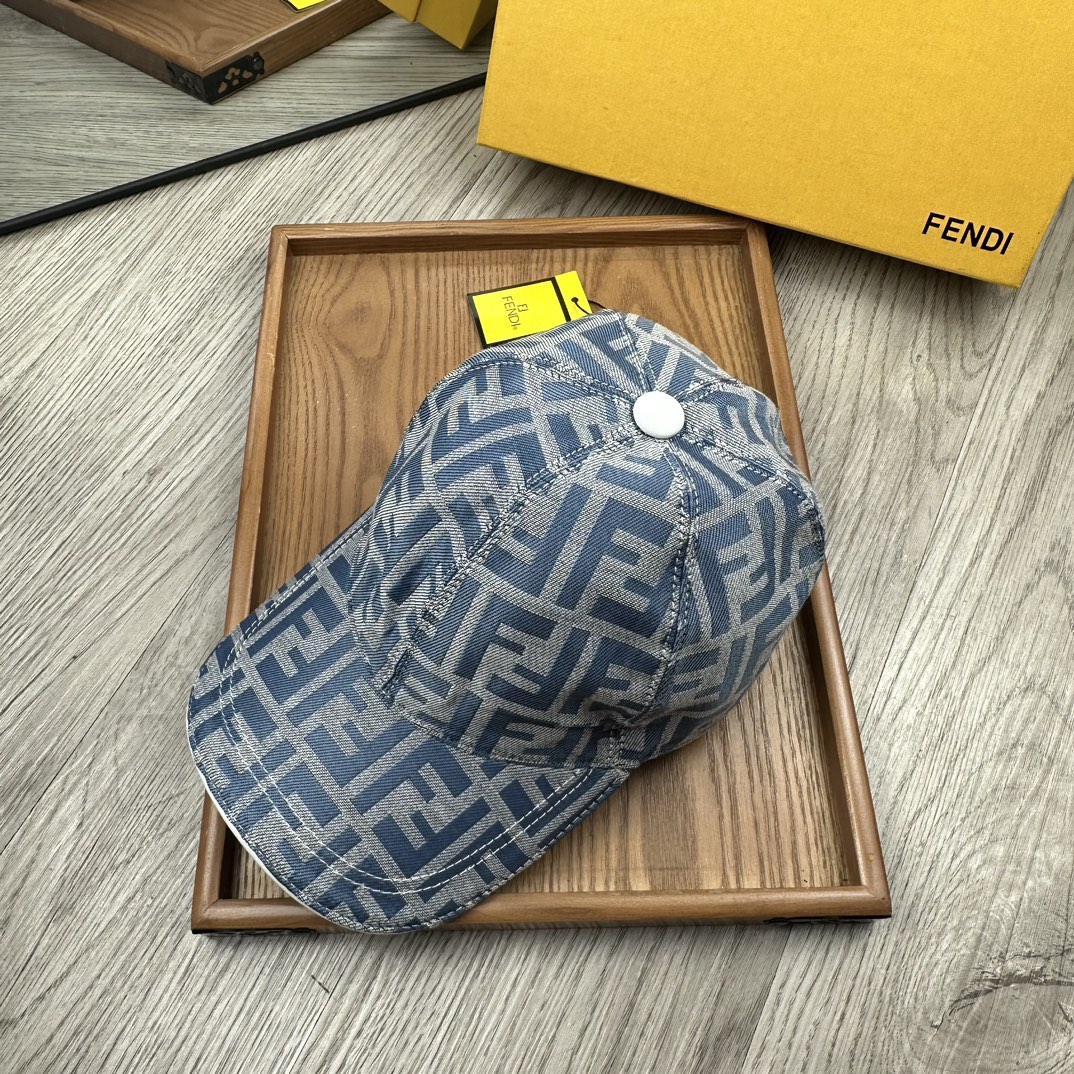 High-End Leather Hats with Oxford Material and Cow Skin Details. - 图片 2