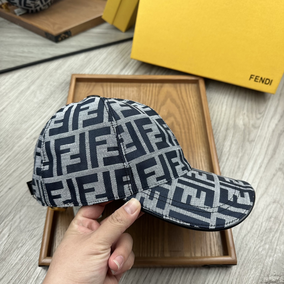 High-End Leather Hats: Quality Craftsmanship and Detail-Oriented Design - 图片 5
