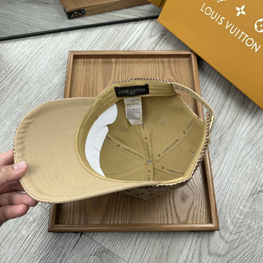 。L家。【配防尘袋】新品棒球帽！材质：纯棉！透气性好！春天挡风，夏天防晒必备单品！颜色大气！款式新颖别致