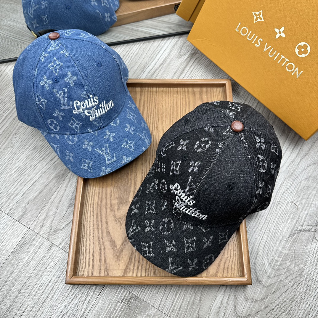 。L家。秋款新品厚版【配防尘袋】新品棒球帽！材质：纯棉！透气性好！春天挡风，夏天防晒必备单品！颜色大气！