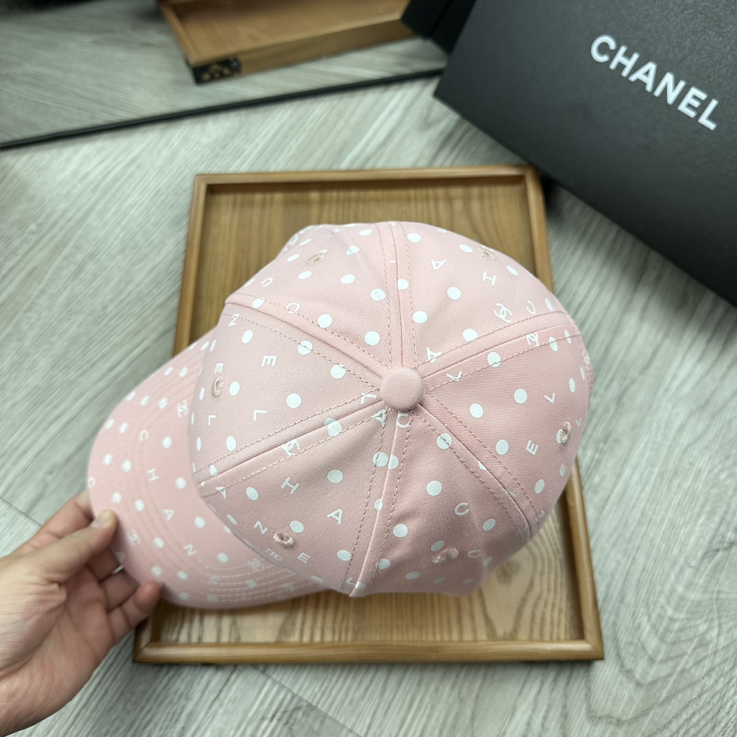 。C家。【配防尘袋】新品棒球帽！材质：纯棉！透气性好！春天挡风，夏天防晒必备单品！颜色大气！款式新颖别致