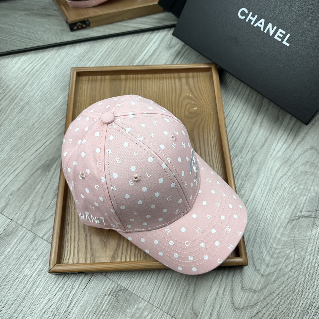 。C家。【配防尘袋】新品棒球帽！材质：纯棉！透气性好！春天挡风，夏天防晒必备单品！颜色大气！款式新颖别致