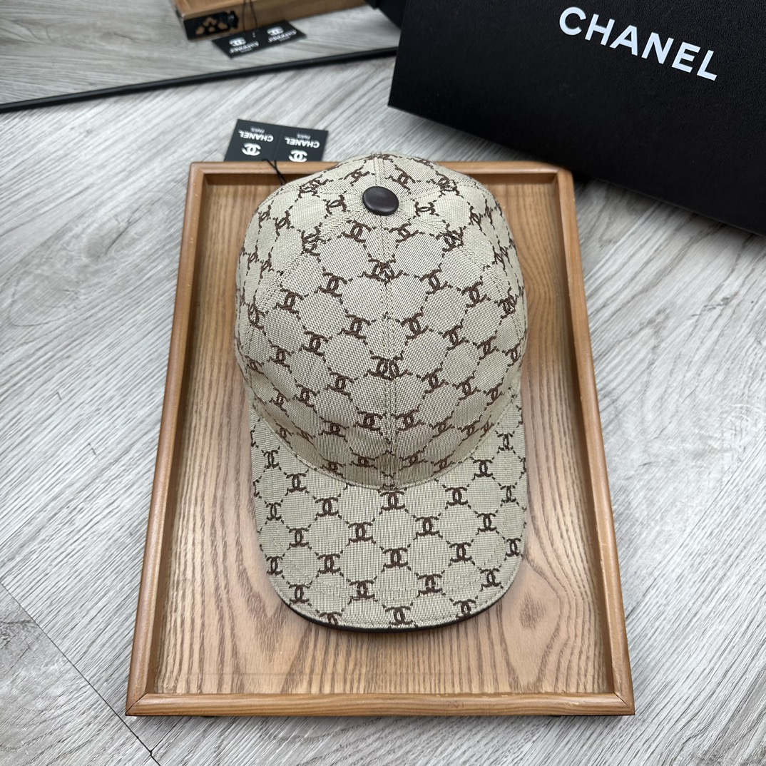 High-End Fashion Hats: Quality Oxford Material, Cow Skin, and Fine Details - 图片 1