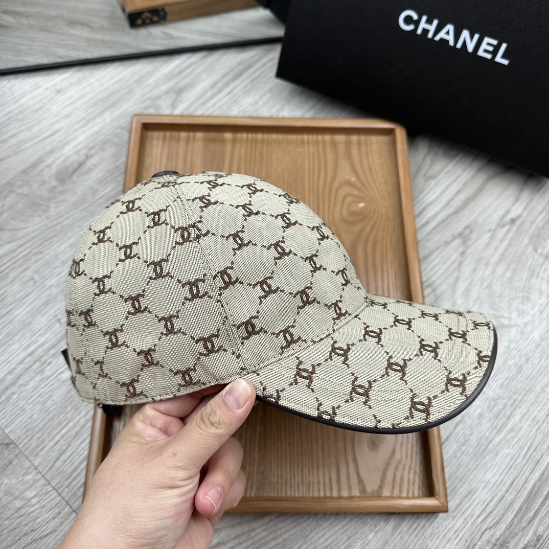 High-End Fashion Hats: Quality Oxford Material, Cow Skin, and Fine Details - 图片 5