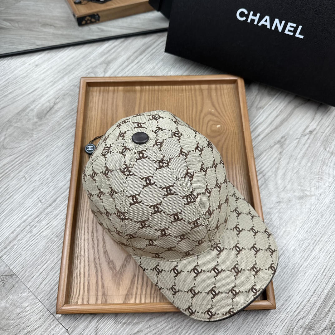 High-End Fashion Hats: Quality Oxford Material, Cow Skin, and Fine Details - 图片 3