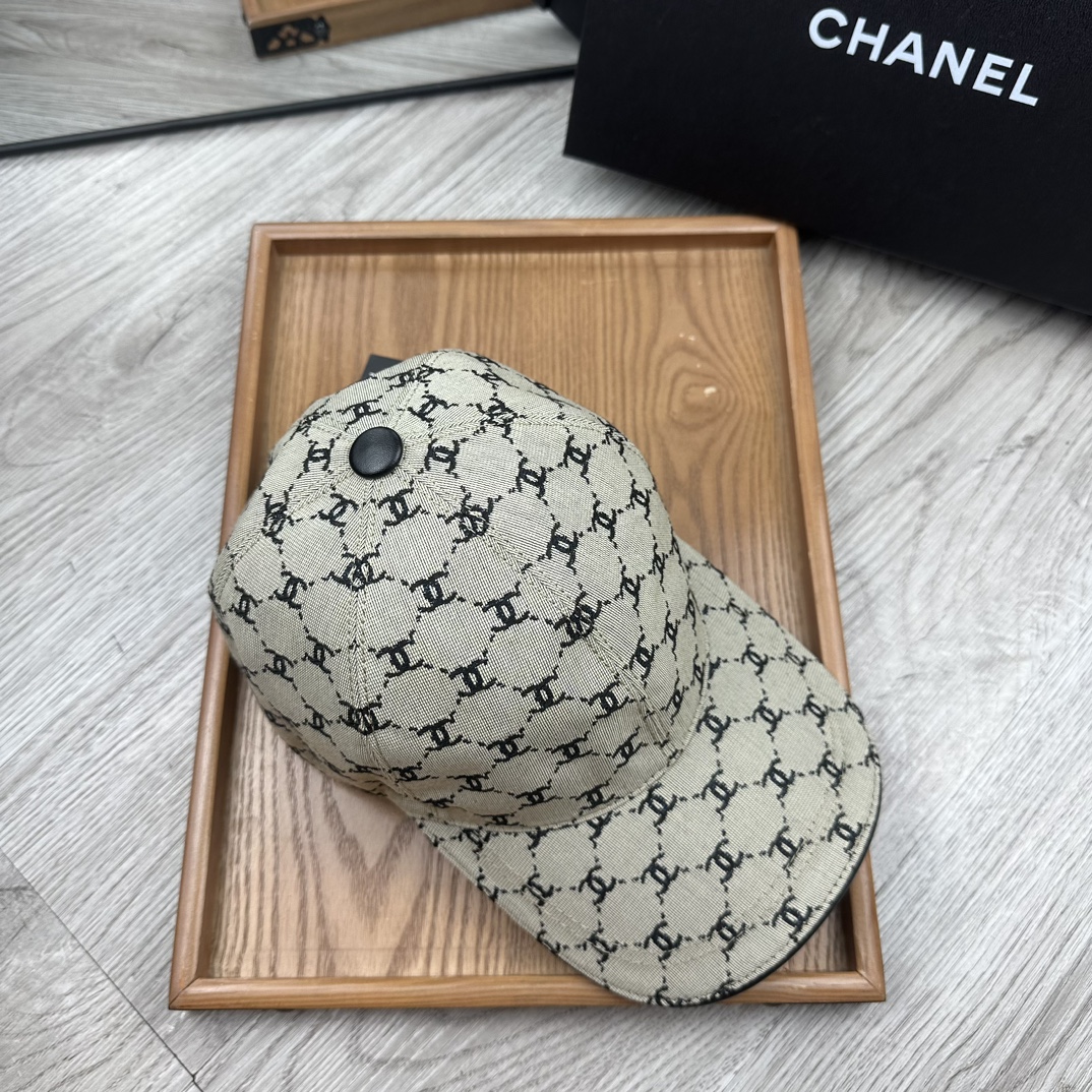 High-End Fashion Hats: Quality Oxford Material, Cow Skin, and Attention to Detail - 图片 3