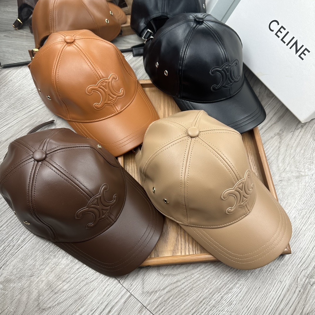 。赛琳。专柜11皮帽子。【配防尘袋】新品棒球帽！材质：Pu➕小羊皮！炸街必备单品！颜色大气！款式新颖别致