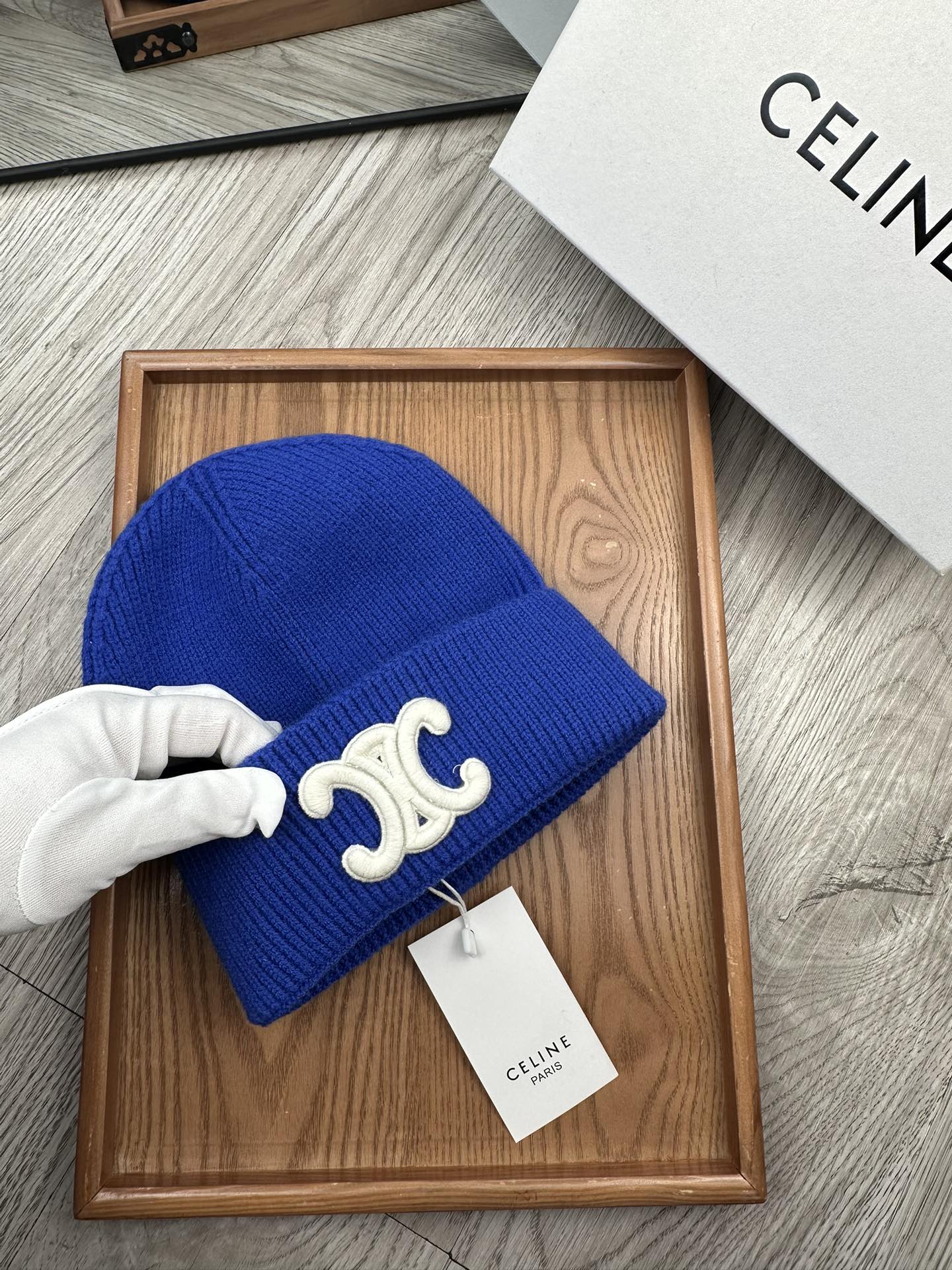 。赛琳。福利特惠！！【细毛线针织单帽】新款上架，特别实惠的一个系列帽子，面料：细毛线。密度紧致！毛线针织