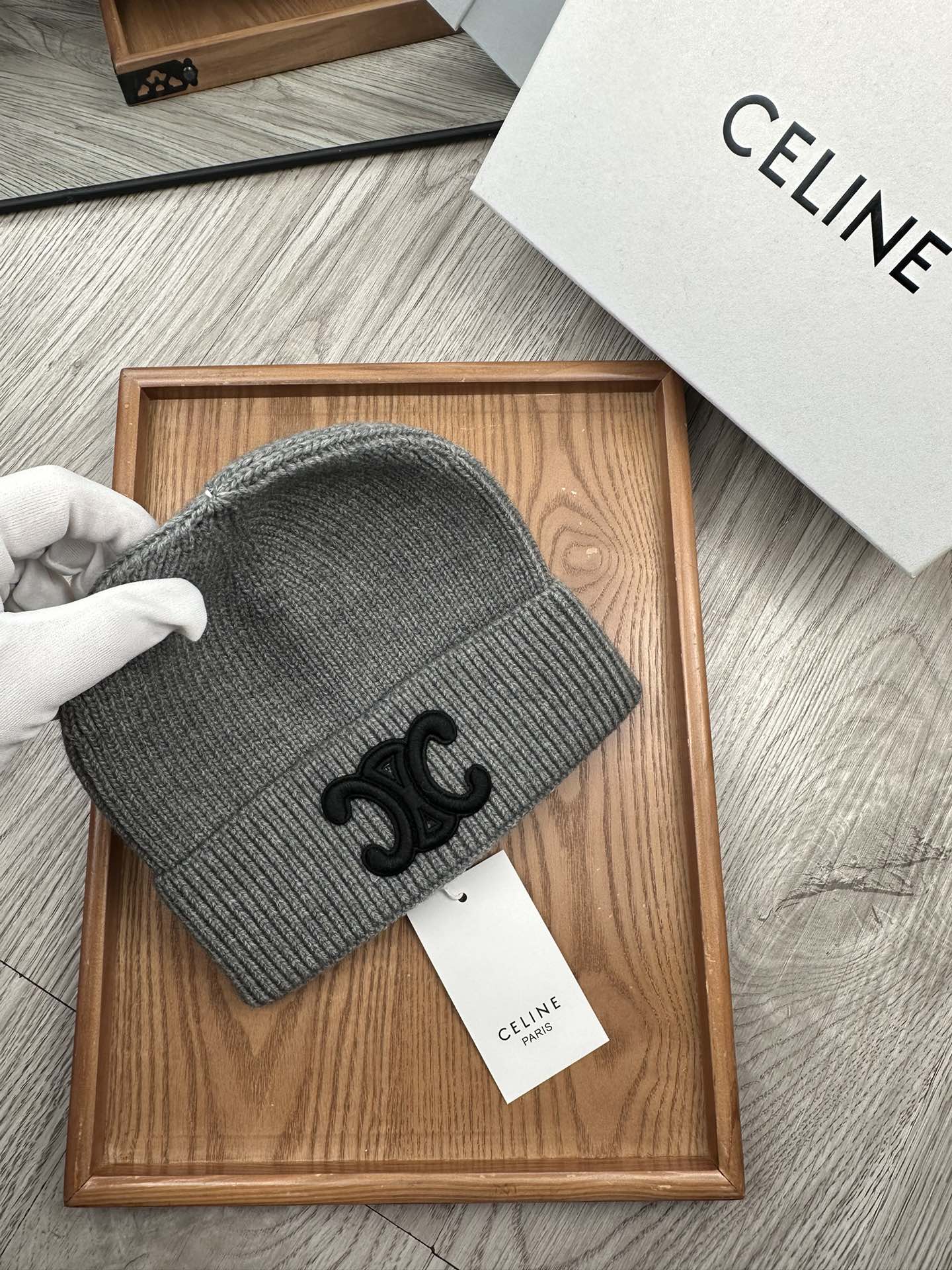 。赛琳。福利特惠！！【细毛线针织单帽】新款上架，特别实惠的一个系列帽子，面料：细毛线。密度紧致！毛线针织