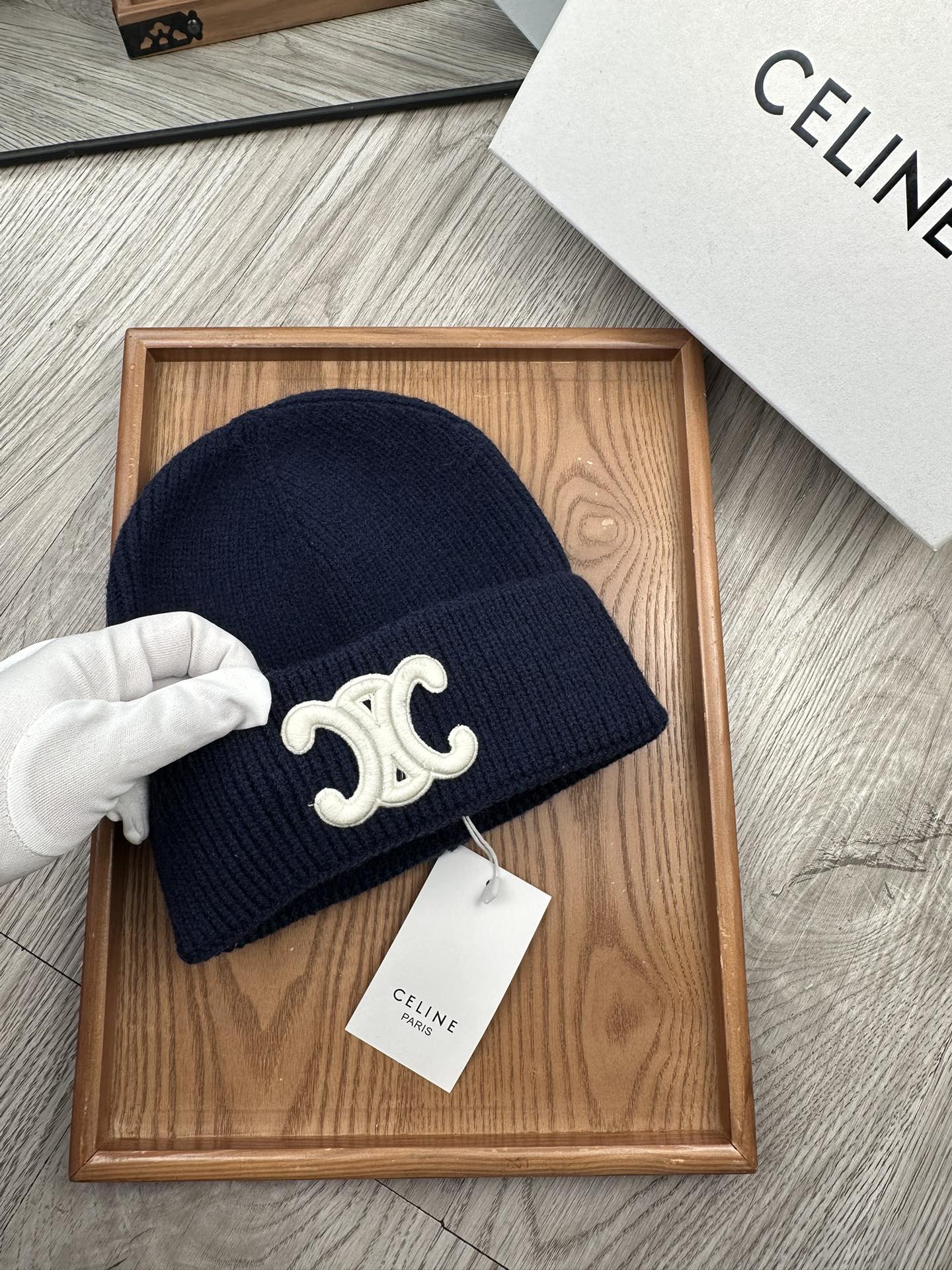 。赛琳。福利特惠！！【细毛线针织单帽】新款上架，特别实惠的一个系列帽子，面料：细毛线。密度紧致！毛线针织