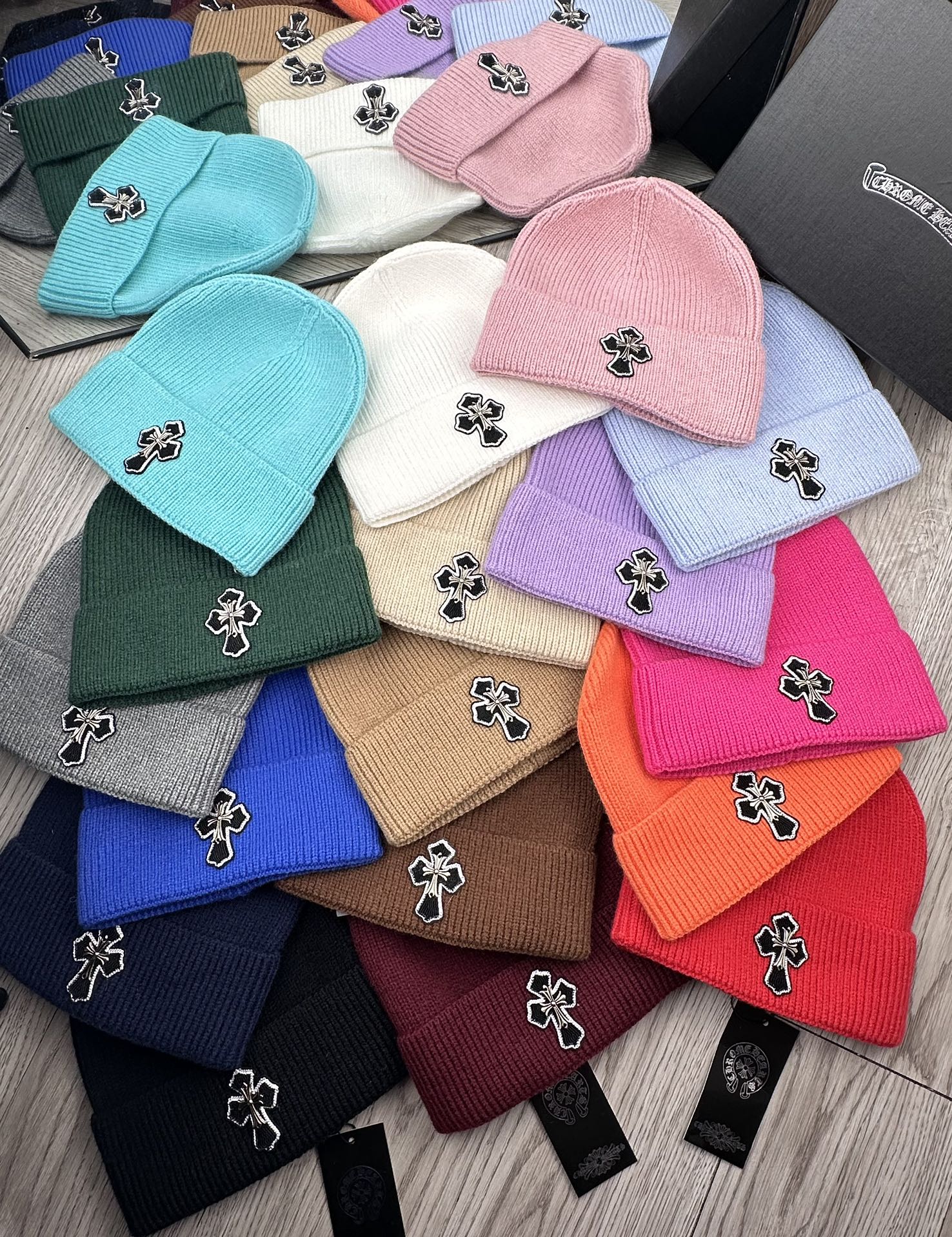 。克罗心。福利特惠！！【细毛线针织单帽】新款上架，特别实惠的一个系列帽子，面料：细毛线。密度紧致！毛线针