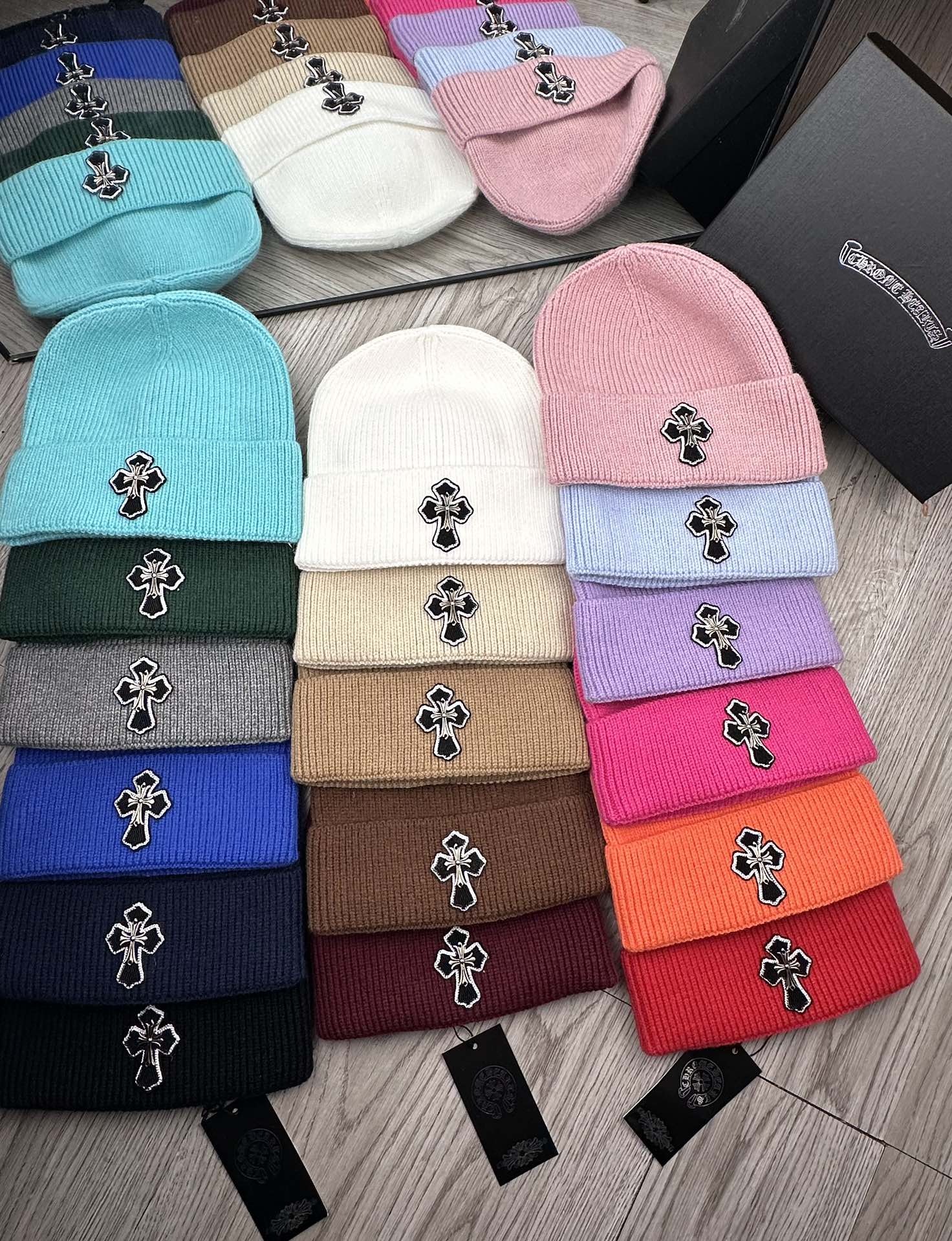 。克罗心。福利特惠！！【细毛线针织单帽】新款上架，特别实惠的一个系列帽子，面料：细毛线。密度紧致！毛线针