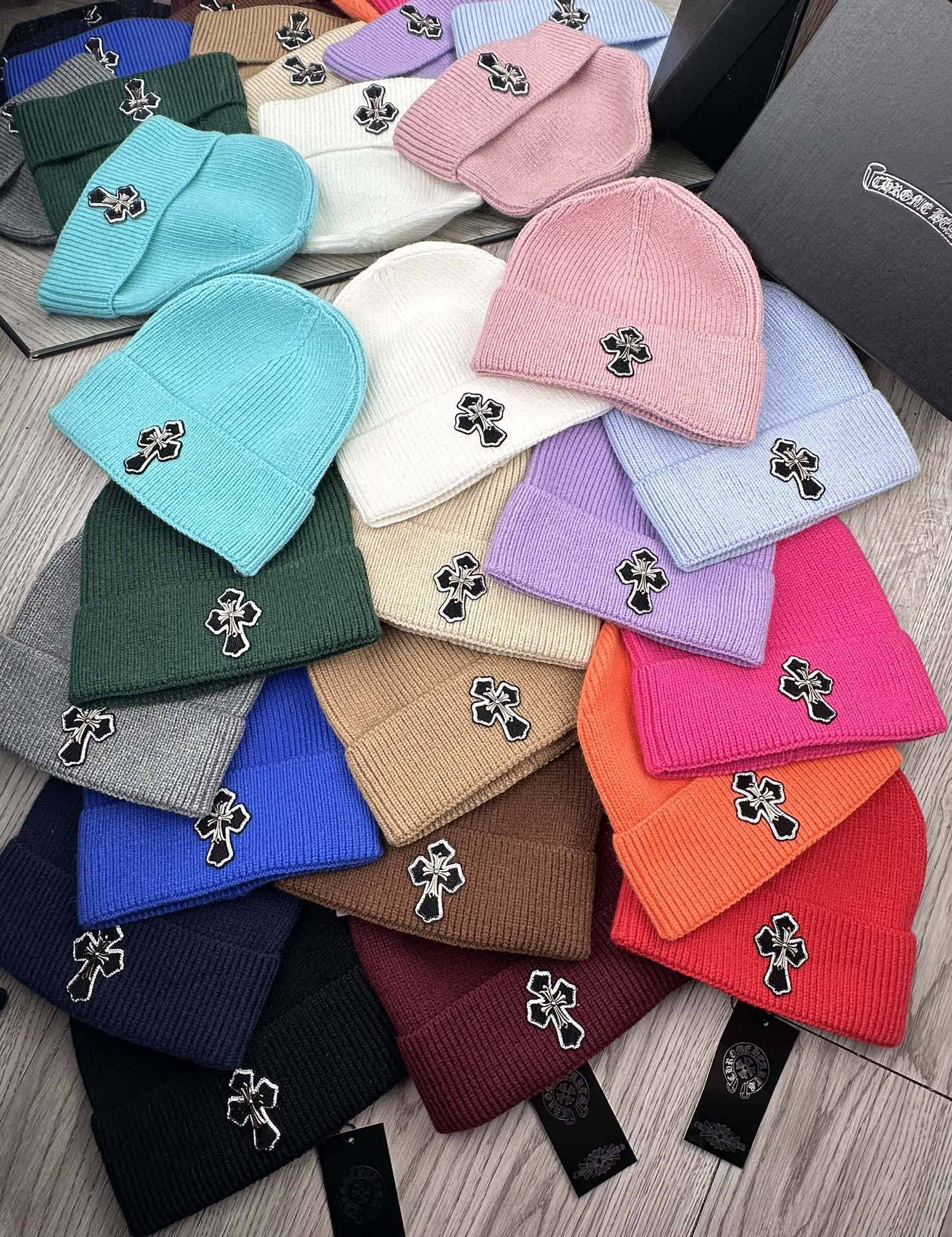 。克罗心。福利特惠！！【细毛线针织单帽】新款上架，特别实惠的一个系列帽子，面料：细毛线。密度紧致！毛线针