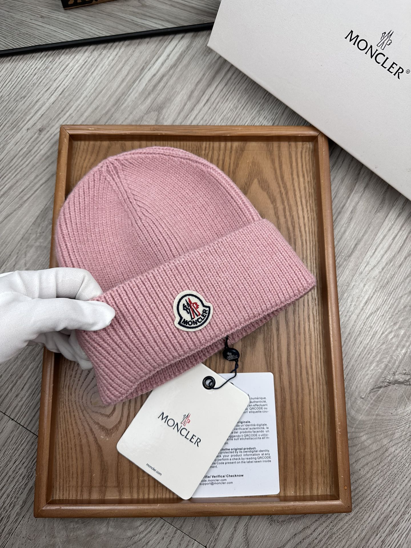 。蒙口。福利特惠！！【细毛线针织单帽】新款上架，特别实惠的一个系列帽子，面料：细毛线。密度紧致！毛线针织