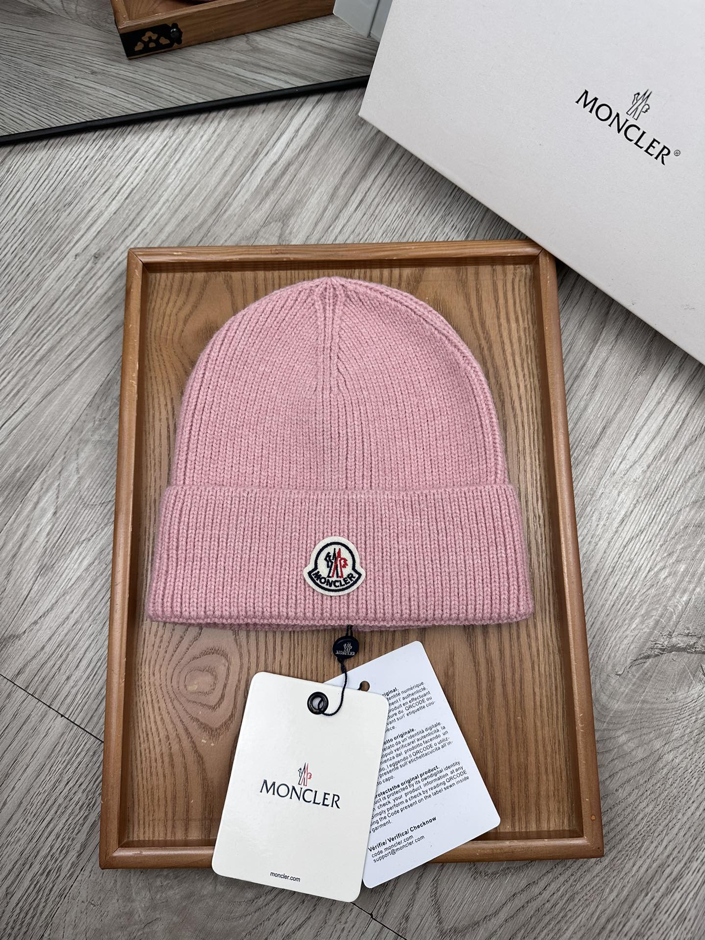 。蒙口。福利特惠！！【细毛线针织单帽】新款上架，特别实惠的一个系列帽子，面料：细毛线。密度紧致！毛线针织