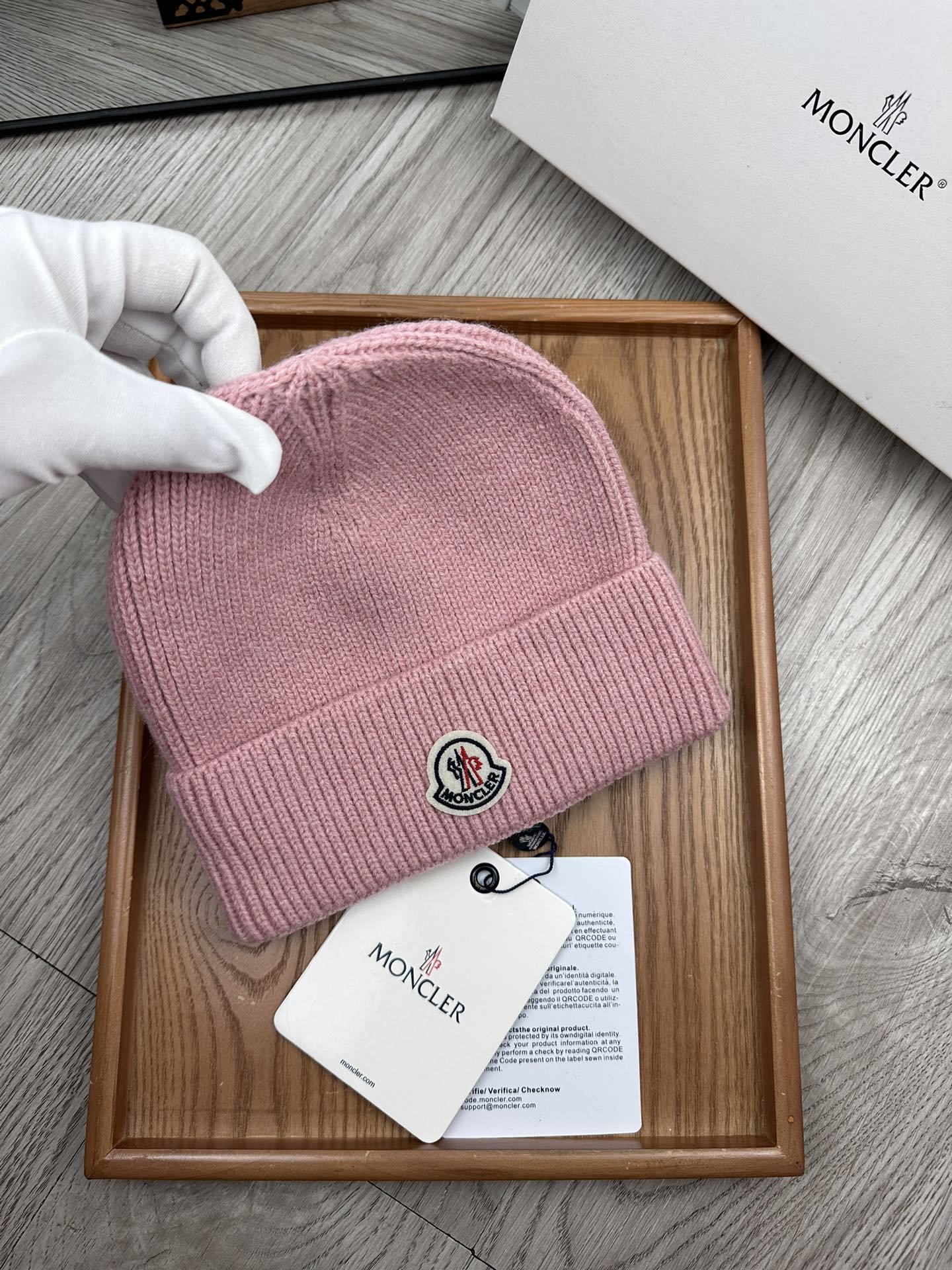 。蒙口。福利特惠！！【细毛线针织单帽】新款上架，特别实惠的一个系列帽子，面料：细毛线。密度紧致！毛线针织