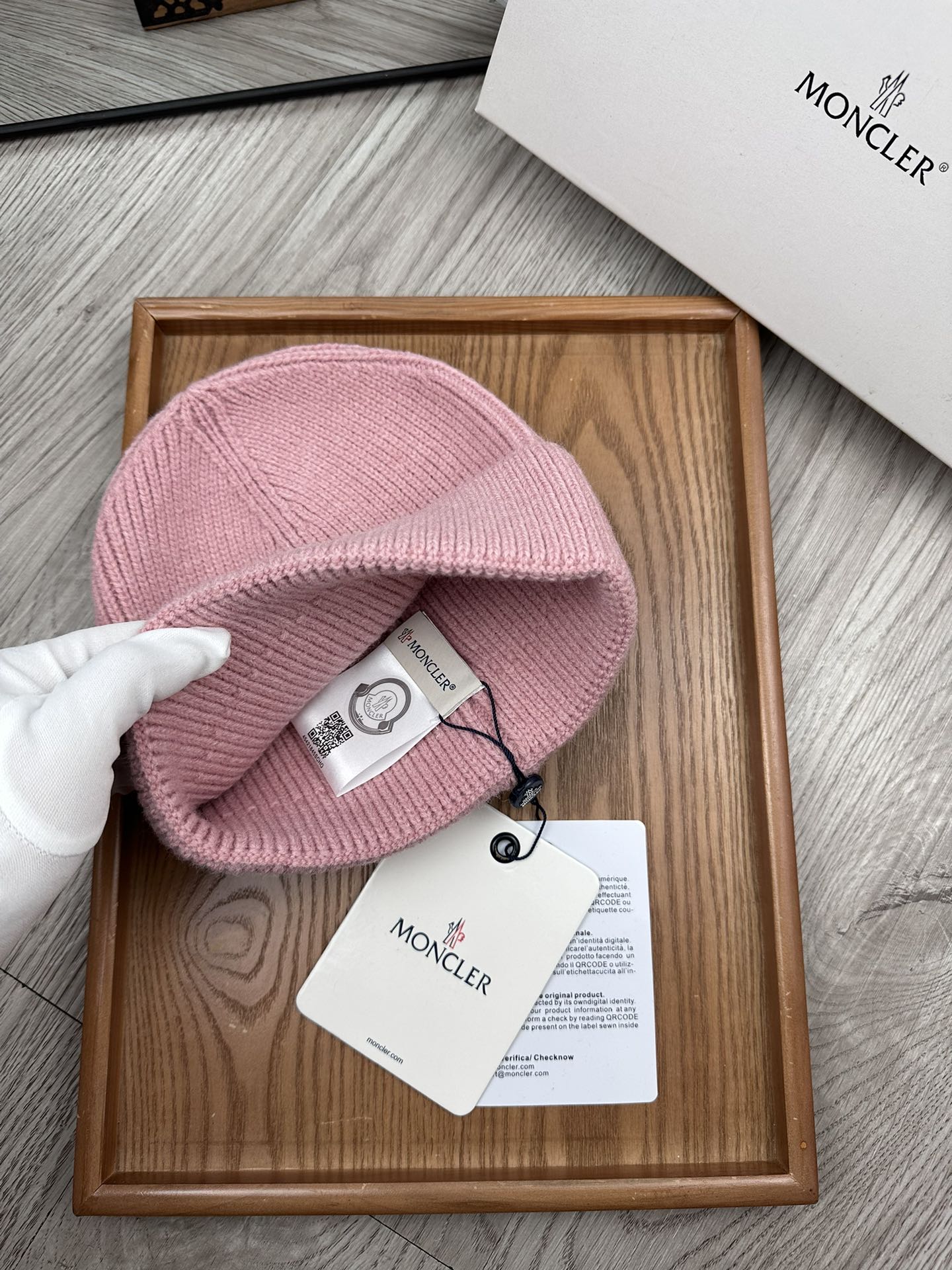 。蒙口。福利特惠！！【细毛线针织单帽】新款上架，特别实惠的一个系列帽子，面料：细毛线。密度紧致！毛线针织