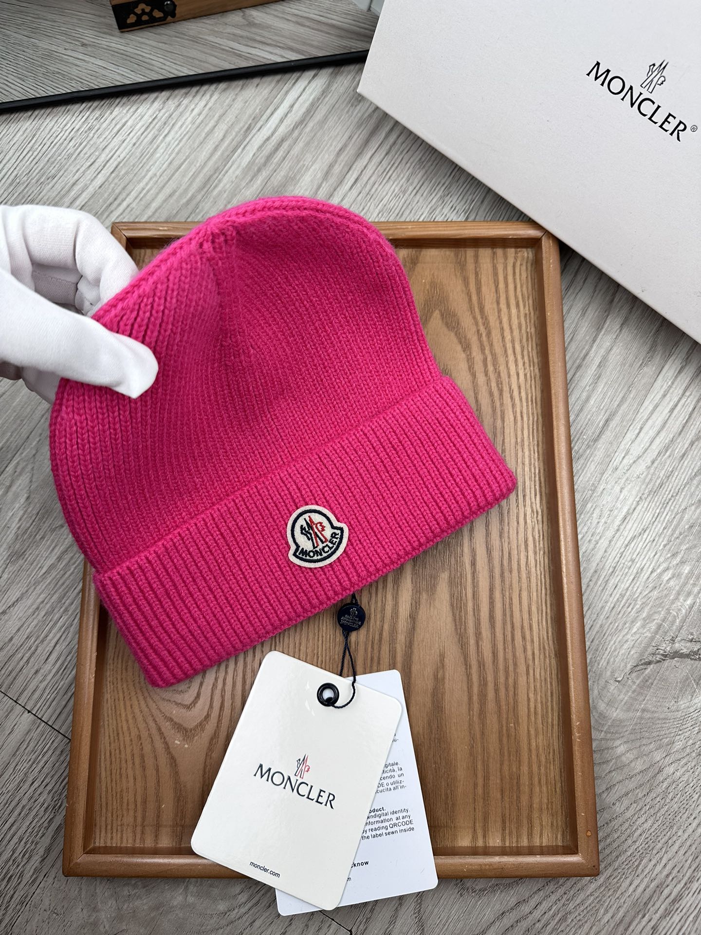 。蒙口。福利特惠！！【细毛线针织单帽】新款上架，特别实惠的一个系列帽子，面料：细毛线。密度紧致！毛线针织