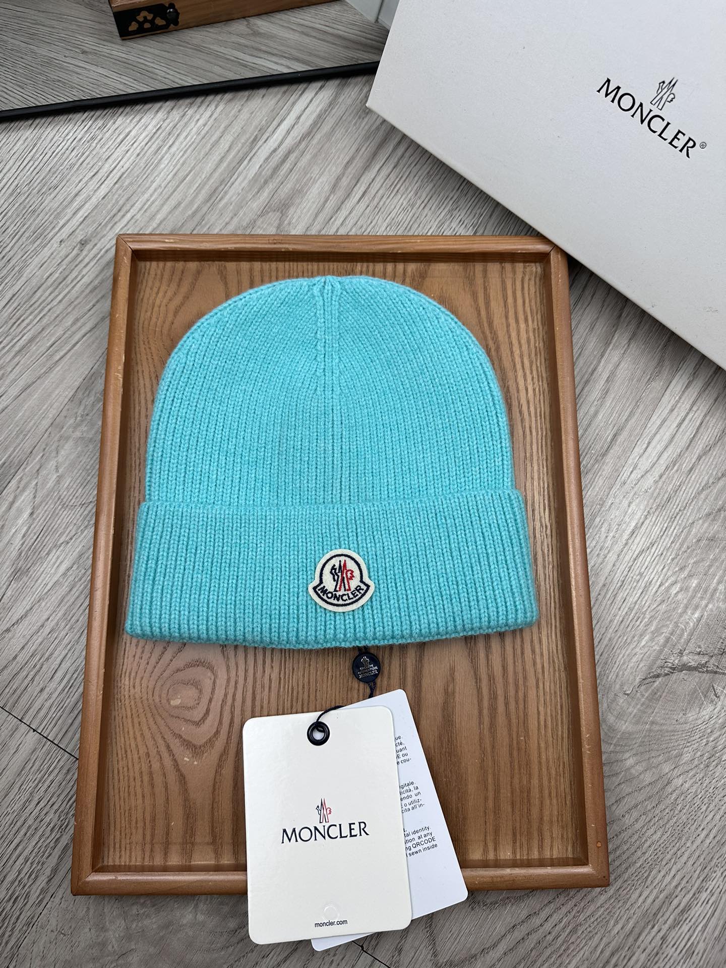 。蒙口。福利特惠！！【细毛线针织单帽】新款上架，特别实惠的一个系列帽子，面料：细毛线。密度紧致！毛线针织