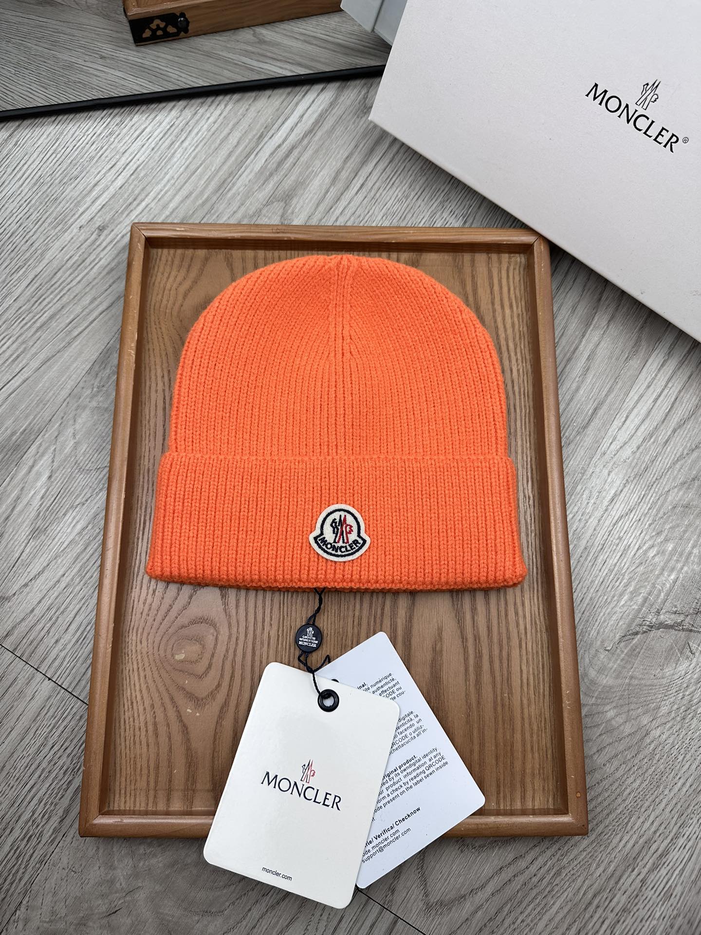 。蒙口。福利特惠！！【细毛线针织单帽】新款上架，特别实惠的一个系列帽子，面料：细毛线。密度紧致！毛线针织