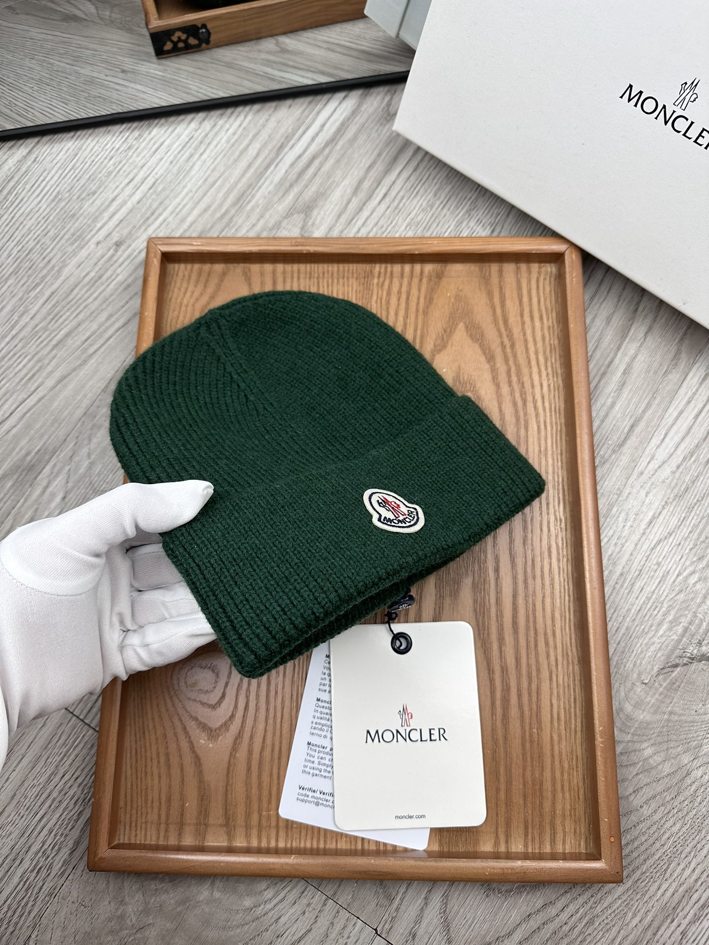 。蒙口。福利特惠！！【细毛线针织单帽】新款上架，特别实惠的一个系列帽子，面料：细毛线。密度紧致！毛线针织