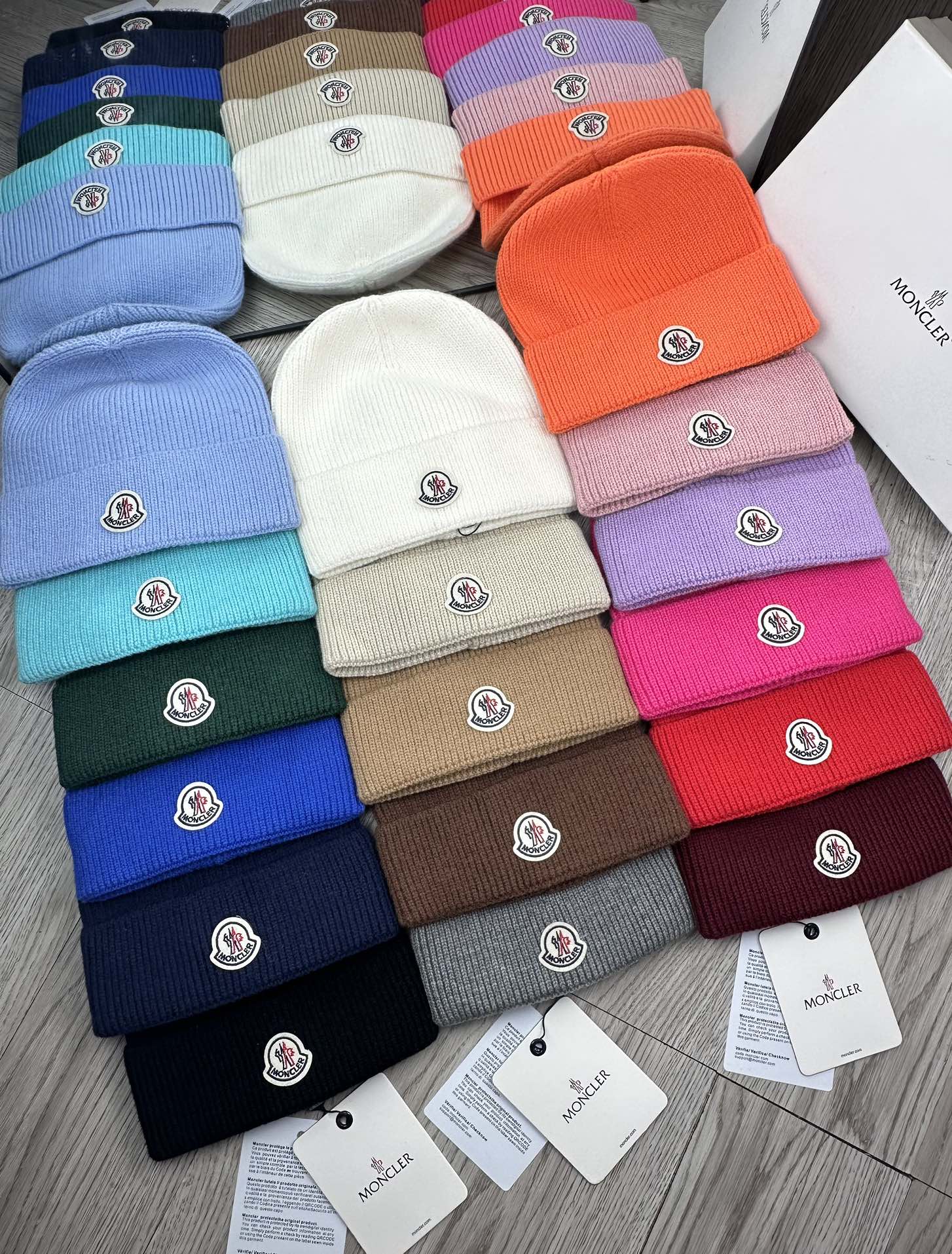 。蒙口。福利特惠！！【细毛线针织单帽】新款上架，特别实惠的一个系列帽子，面料：细毛线。密度紧致！毛线针织