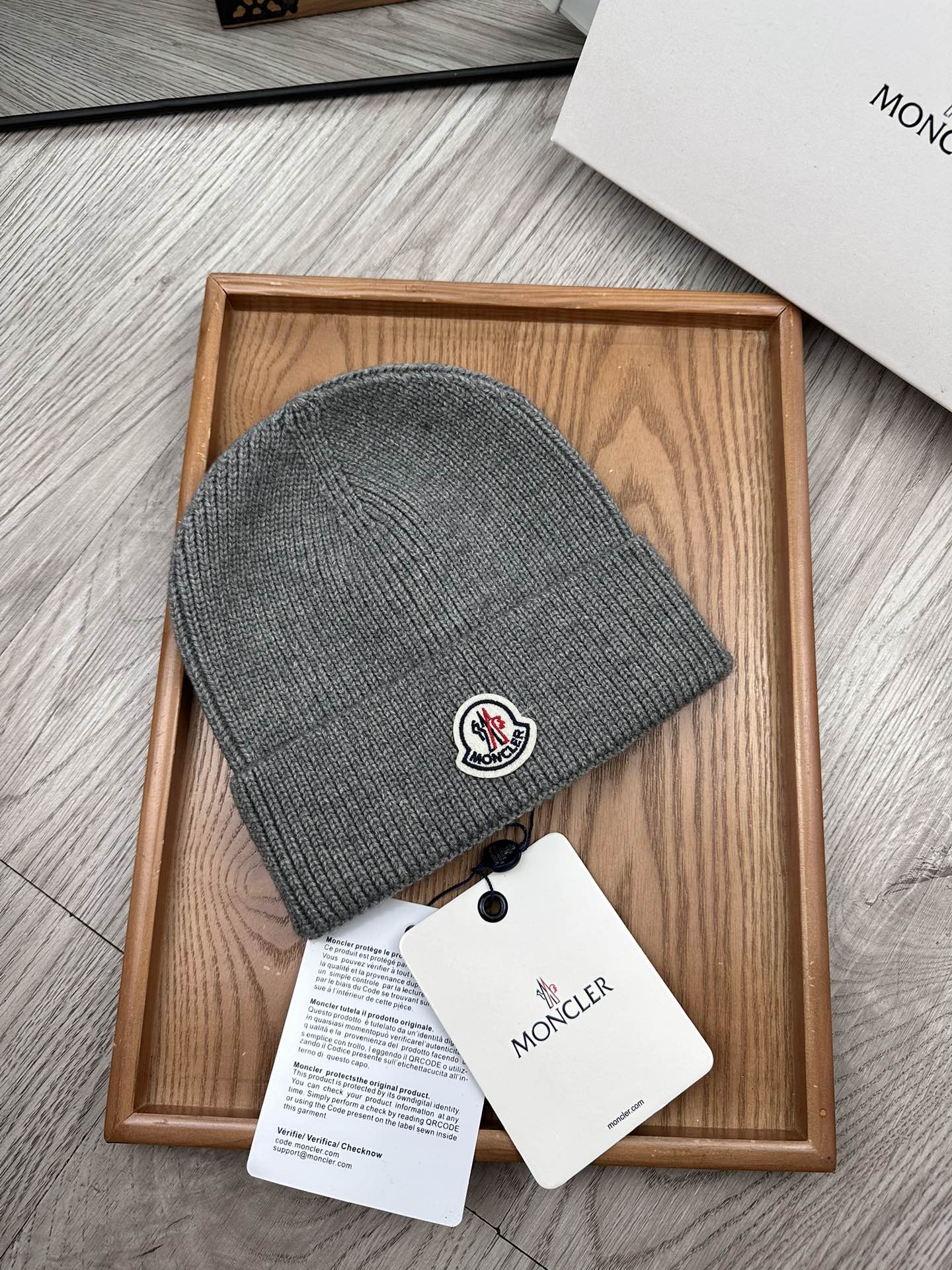 。蒙口。福利特惠！！【细毛线针织单帽】新款上架，特别实惠的一个系列帽子，面料：细毛线。密度紧致！毛线针织