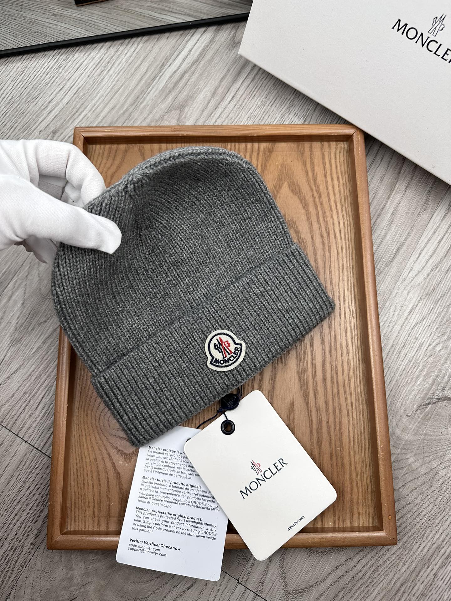 。蒙口。福利特惠！！【细毛线针织单帽】新款上架，特别实惠的一个系列帽子，面料：细毛线。密度紧致！毛线针织