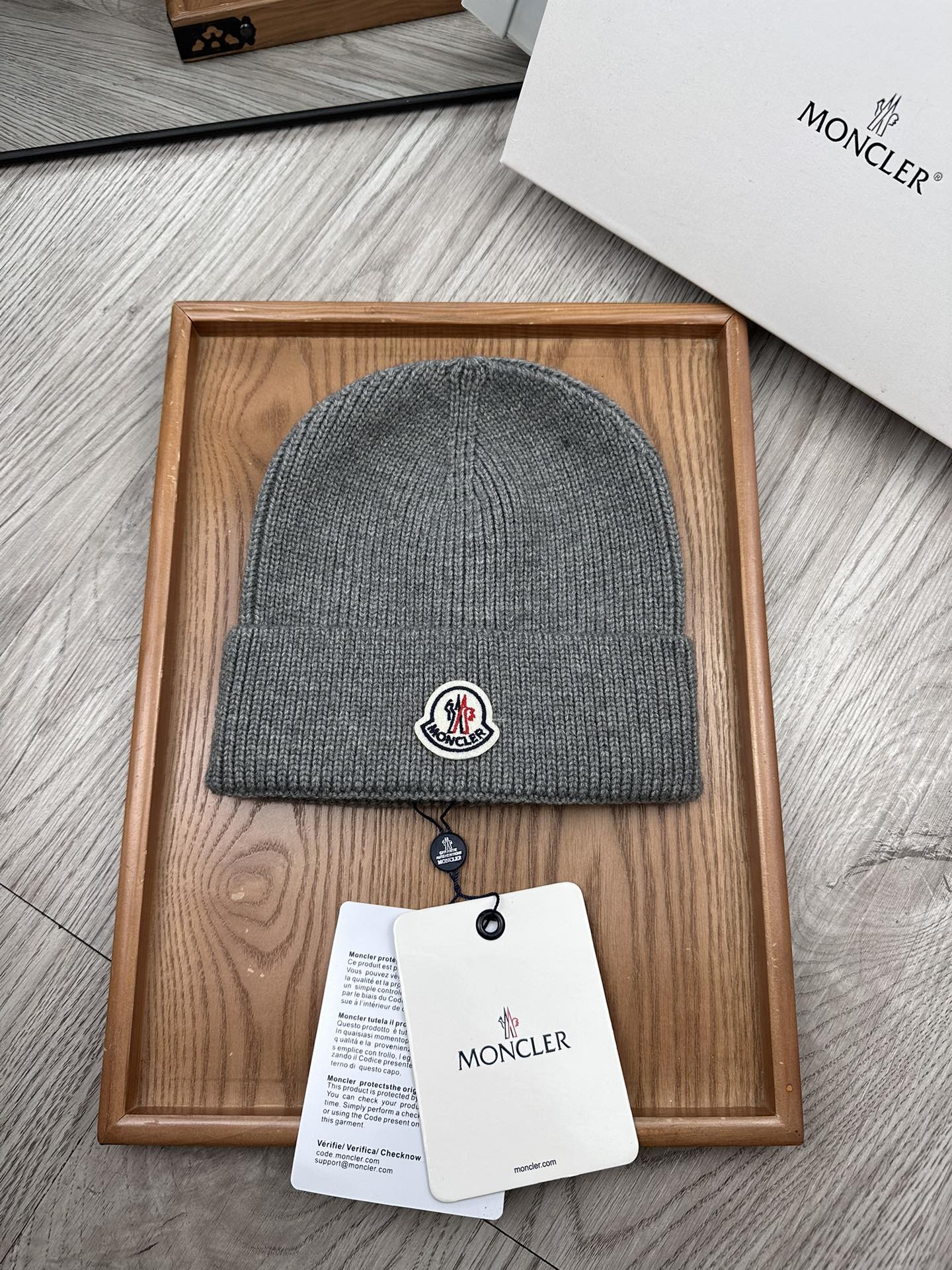 。蒙口。福利特惠！！【细毛线针织单帽】新款上架，特别实惠的一个系列帽子，面料：细毛线。密度紧致！毛线针织